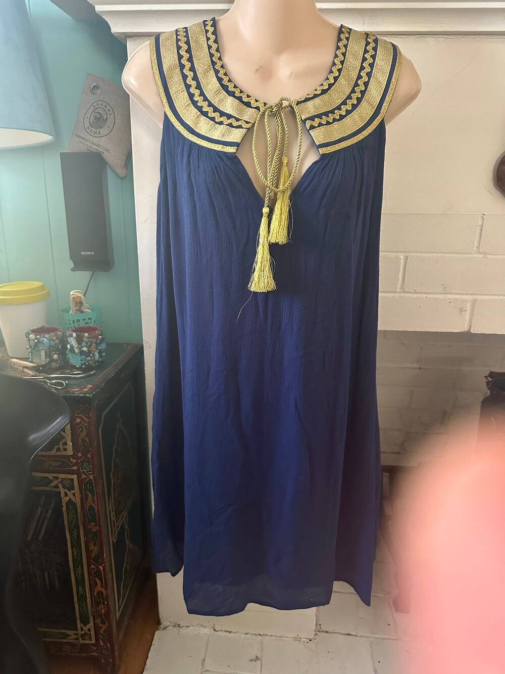 JULIE BROWN NAVY W/ GOLD RAYON METALLIC NECKLINE SHIFT DRESS W/ POCKETS S BOHO